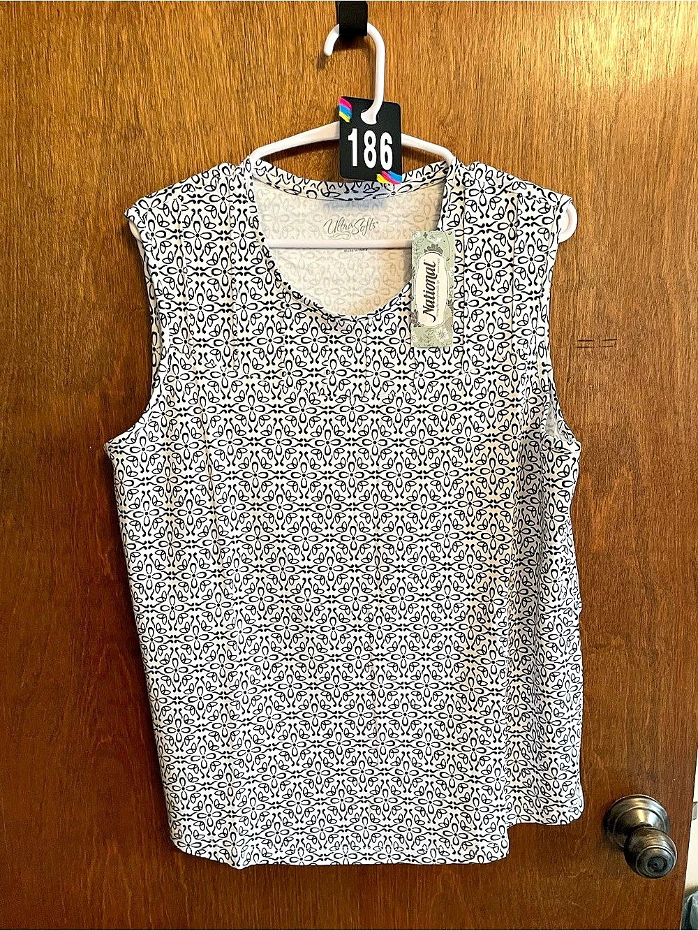 Size large Sleeveless Top in White & navy blue NWT